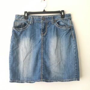 Vanilla Star brand jean skirt!! Size 6, worn 4x!